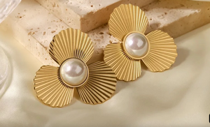WP Pearl Flower Stud Earrings